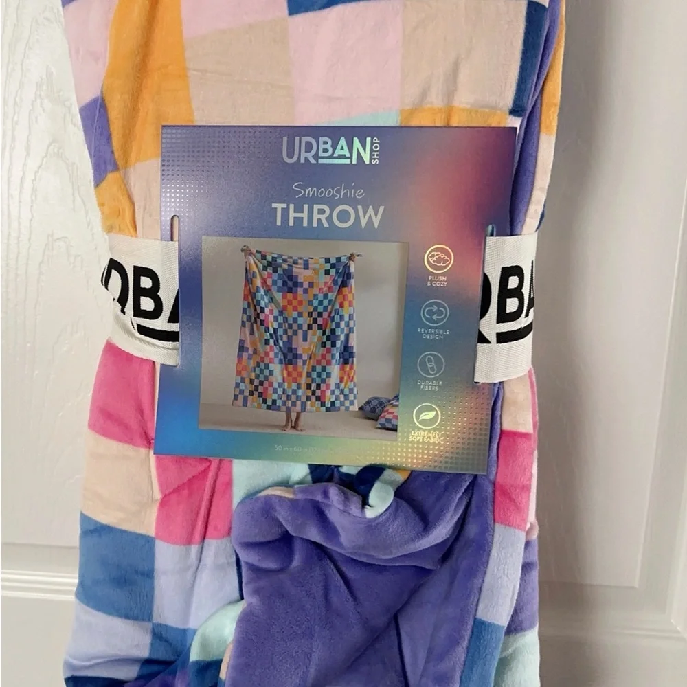 URBAN SHOP Vibrant Multicolor Checkered Throw Blanket - Picture 7 of 9